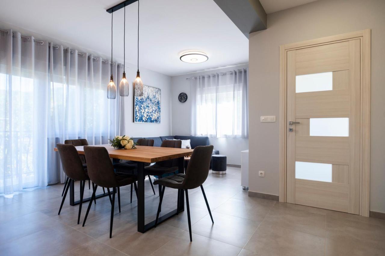 Villa Latica Dicmo Εξωτερικό φωτογραφία