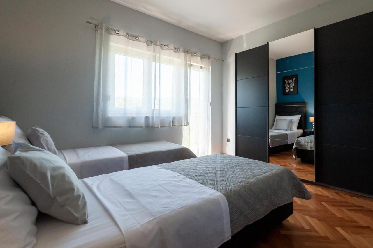 Villa Latica Dicmo Εξωτερικό φωτογραφία