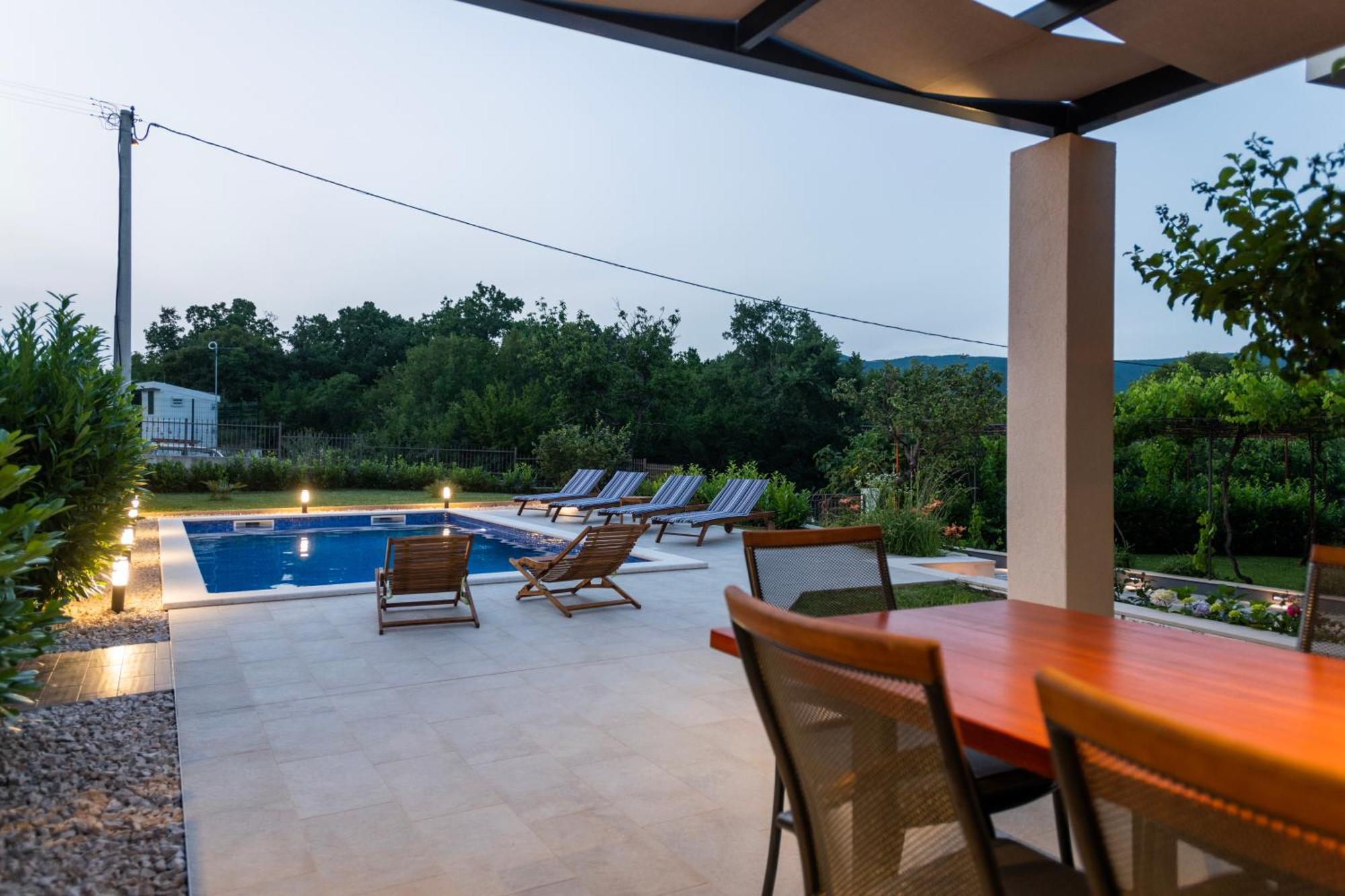 Villa Latica Dicmo Εξωτερικό φωτογραφία