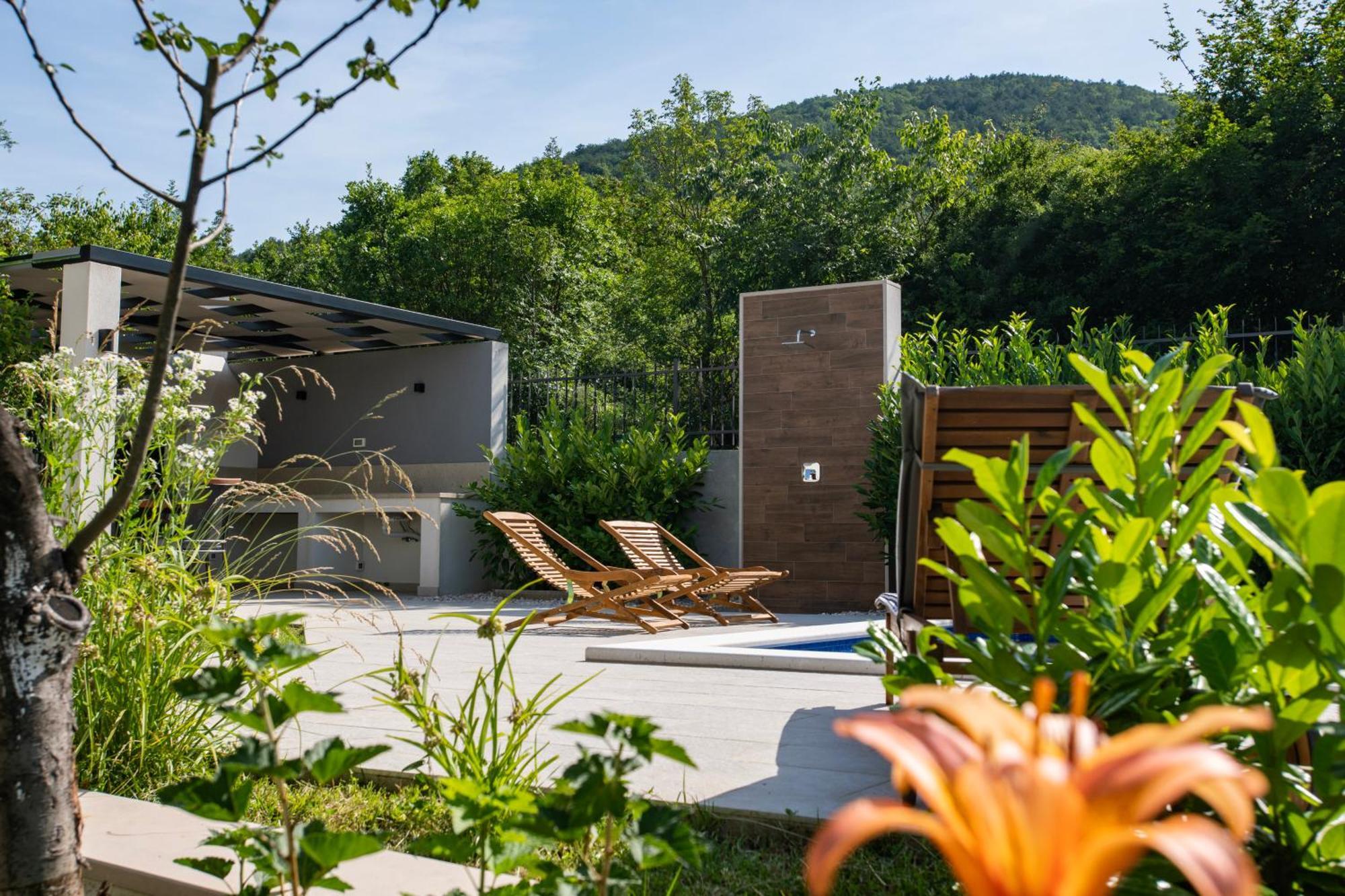 Villa Latica Dicmo Εξωτερικό φωτογραφία